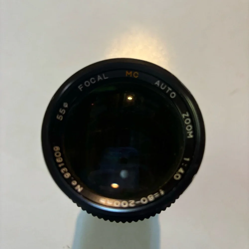 Focal MC Auto Zoom Camera Lens 1:4.0 f=80-200mm Vintage Korea 931609 UNTESTED